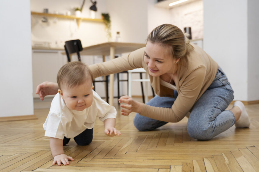 Die ersten Schritte: So unterstützen Sie Ihr Baby beim Krabbeln und Laufen - Kinderwelt Magazin