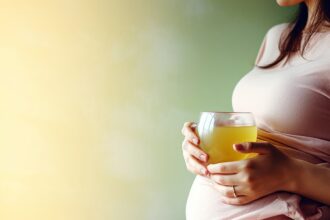 Ist Grüner Tee während der Schwangerschaft sicher? - Kinderwelt Magazin