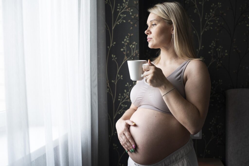 Schwarzer Tee in der Schwangerschaft: Vor- und Nachteile im Überblick - Kinderwelt Magazin