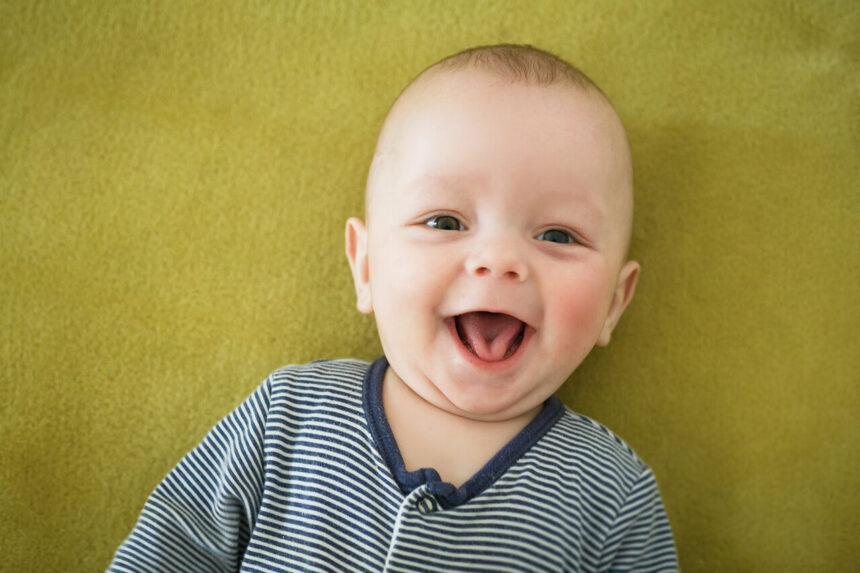 Der Zungenstoßreflex bei Neugeborenen: Was Eltern wissen sollten - Kinderwelt Magazin